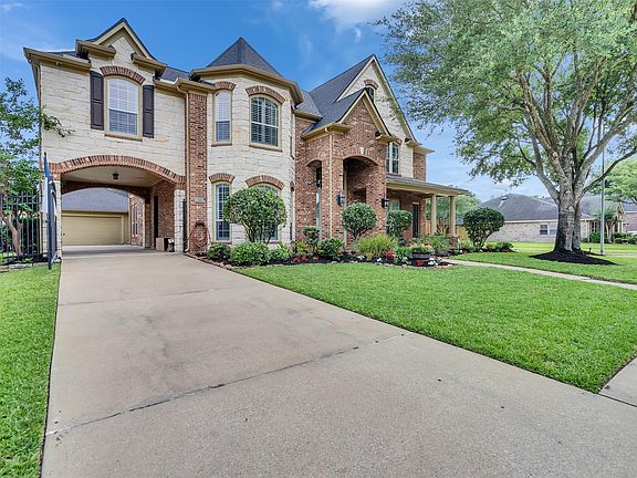 2nd image of 16019 Ormonde Crossing Dr