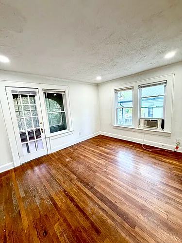 380 6th St NE #2 Photo 1