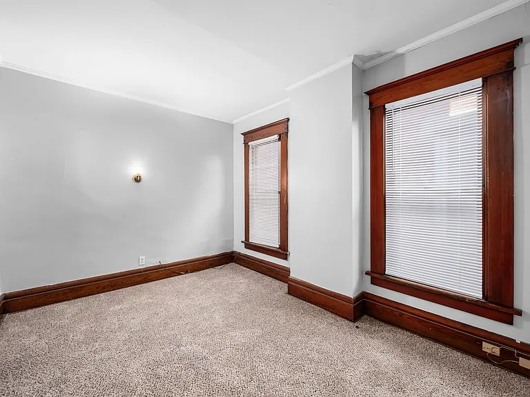 1230 Indianola Ave — Photo 16