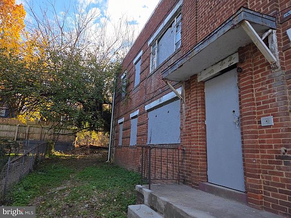 3rd image of 4639 Hillside Rd SE