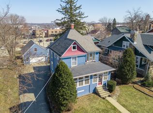 236 N Tryon St, Woodstock, IL 60098