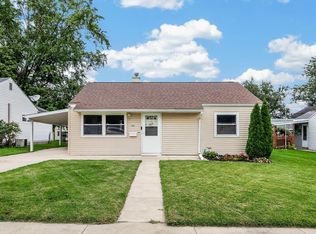 707 E Randolph St, Angola, IN 46703