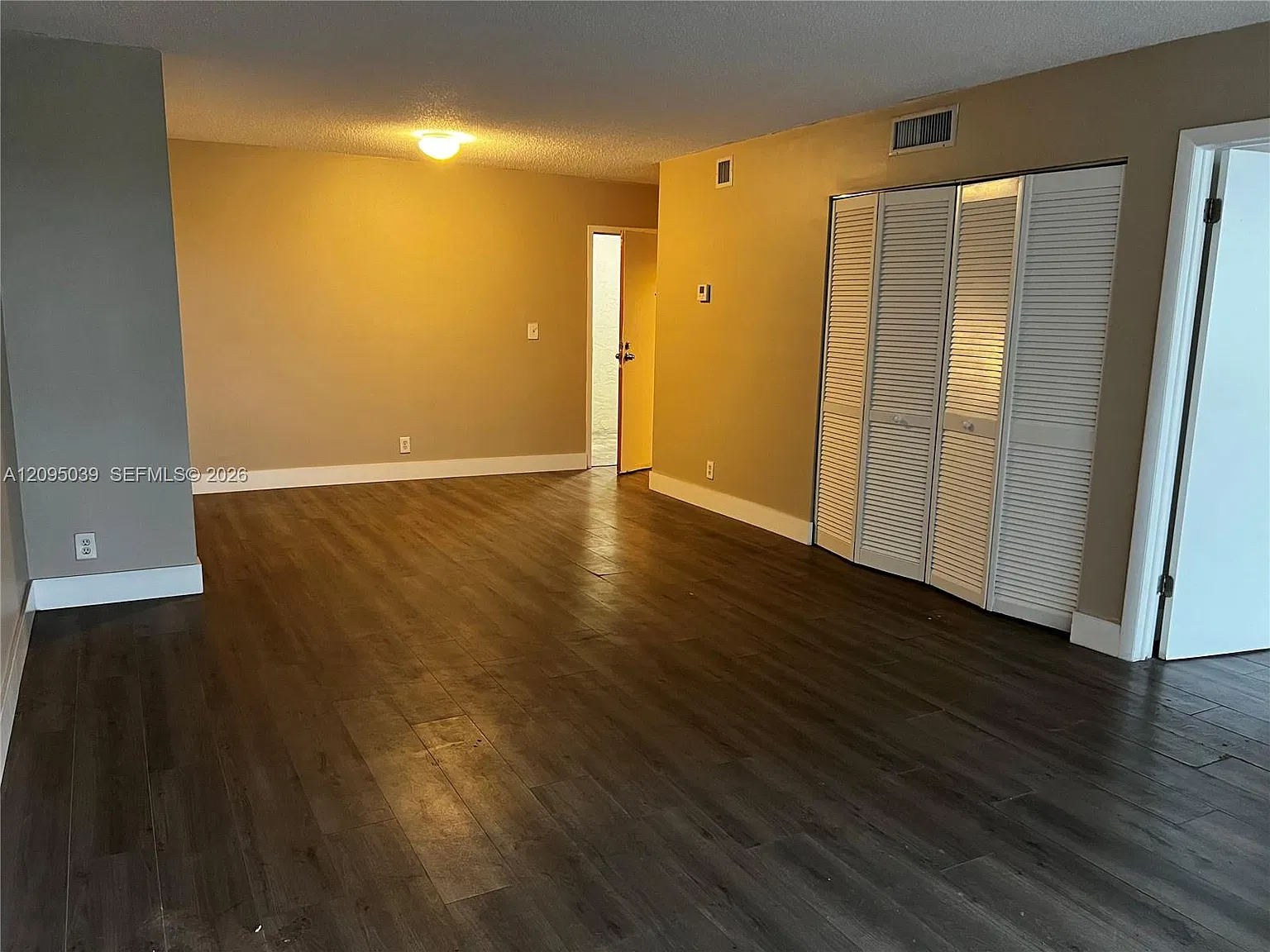 Inverrary Gardens Condo I — Photo 4