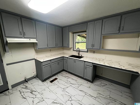 4th image of 5811 15th St E