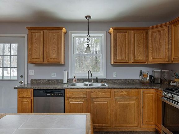 5th image of 570 County Road