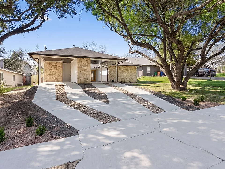 2406 Burleson Ct #A