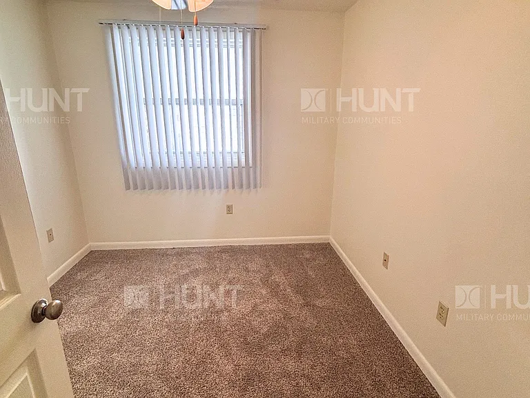 225 Fox Glove St — Photo 5