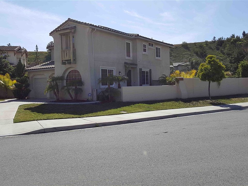 1st image of 890 Bryce Canyon Ave