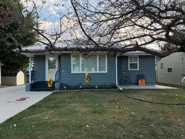 616 W 5th St, Webster, SD 57274