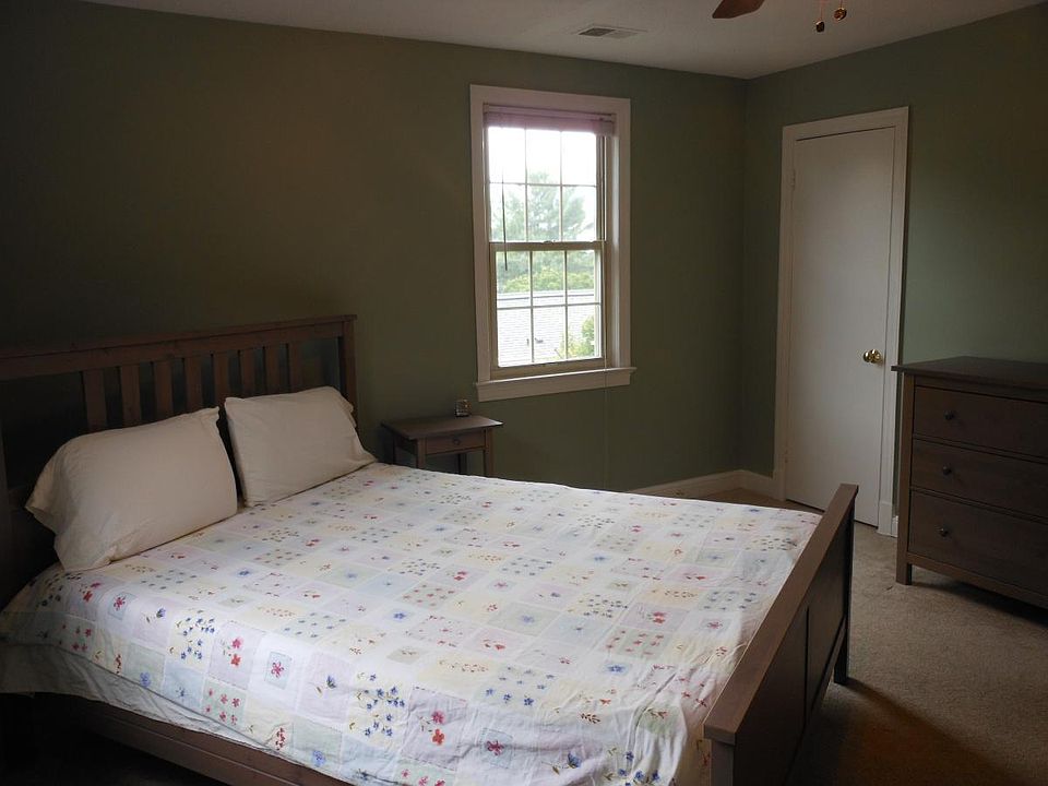 1st image of 2507 Arlington Blvd APT 302