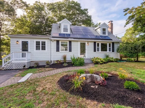 162 5th St, Stoughton, MA 02072