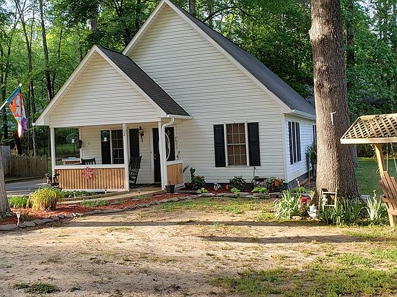 2nd image of 102 Oakdale Dr
