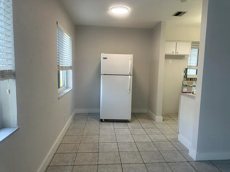 6109 SW 30th St #3 — Photo 7