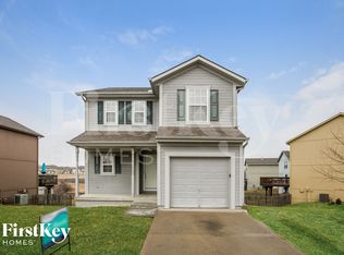 11104 Highview Rd, Peculiar, MO 64078