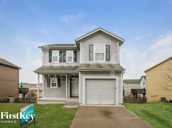 11104 Highview Rd, Peculiar, MO 64078