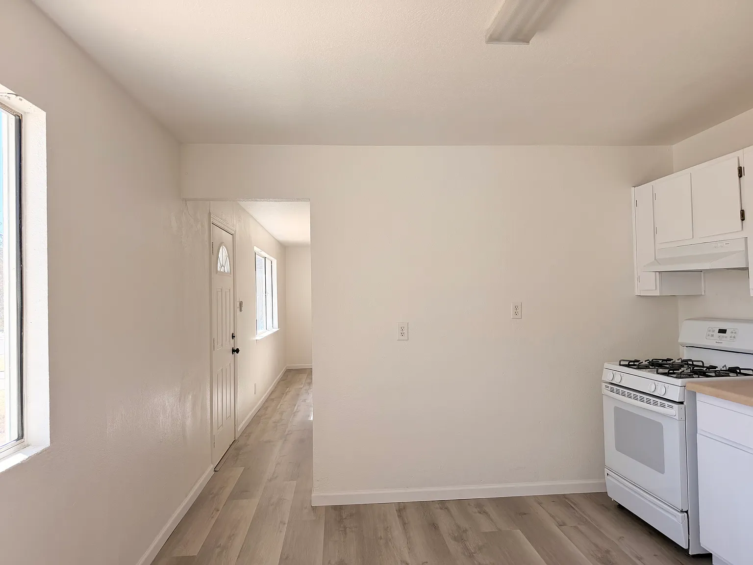 3 bed, 1055 sqft, $2,250 — Photo 4