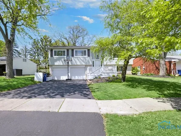 250 Southwood Dr, Perrysburg, OH 43551