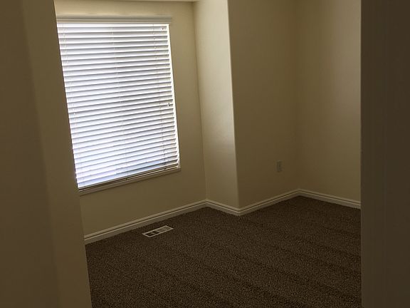 5th image of 572 S Murdock Dr