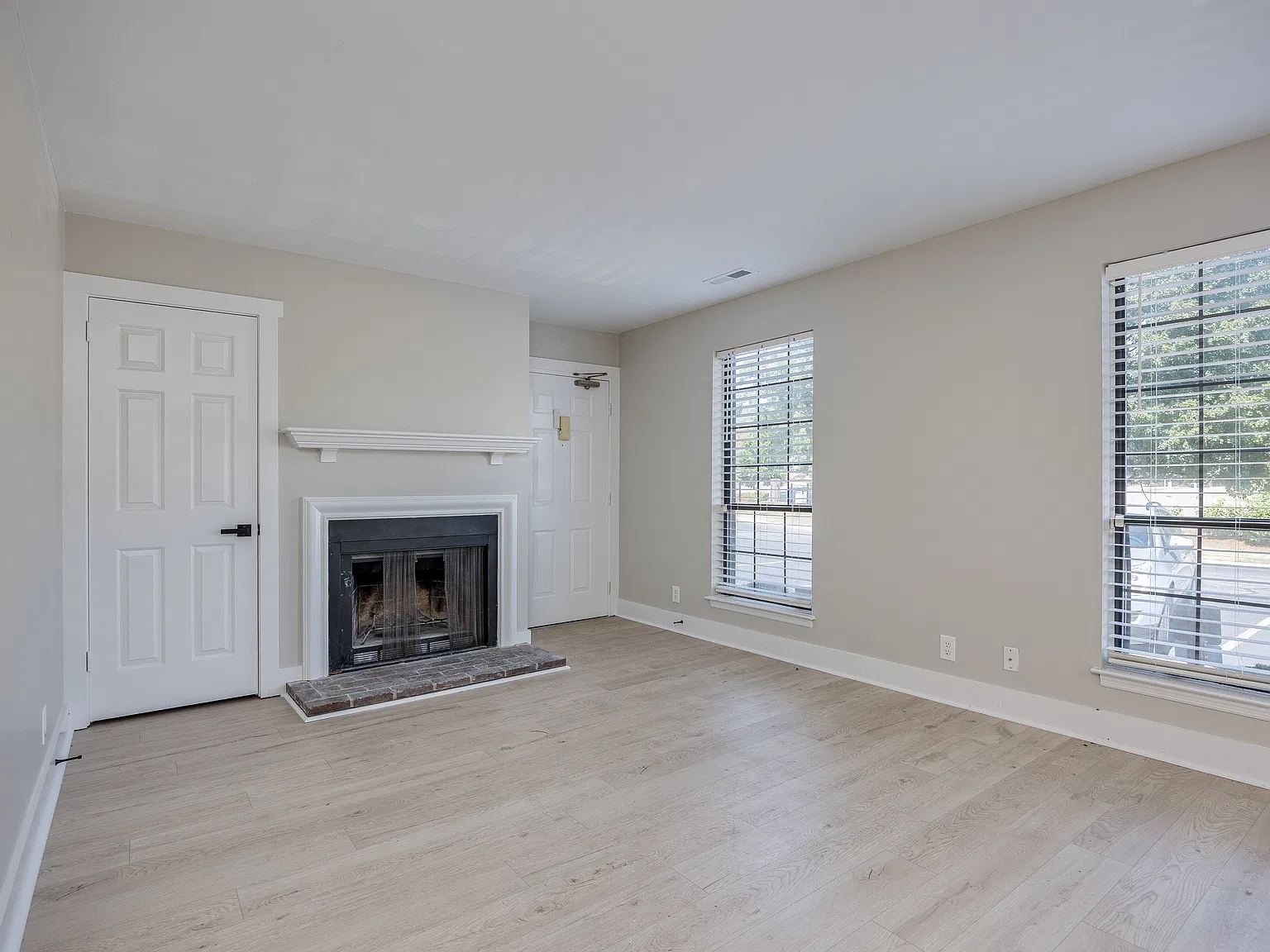 2 bed, 992 sqft, $1,695 — Photo 3