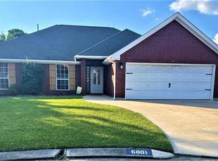 6801 Bexley St, Groves, TX 77619