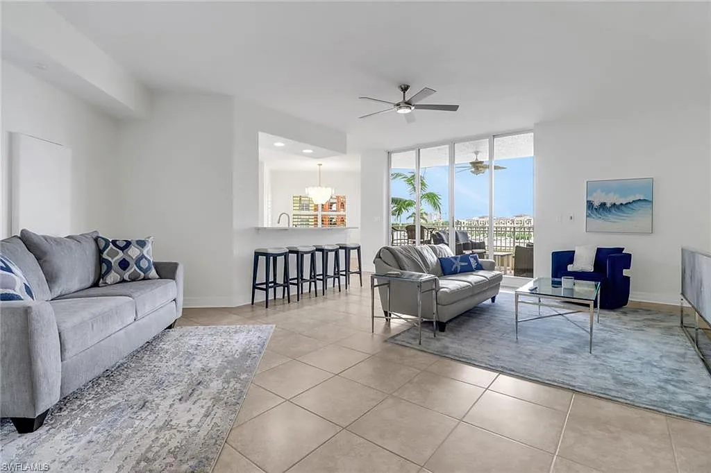 1 bed, 1.5 bath, 1356 sqft, $9,000 — Photo 2
