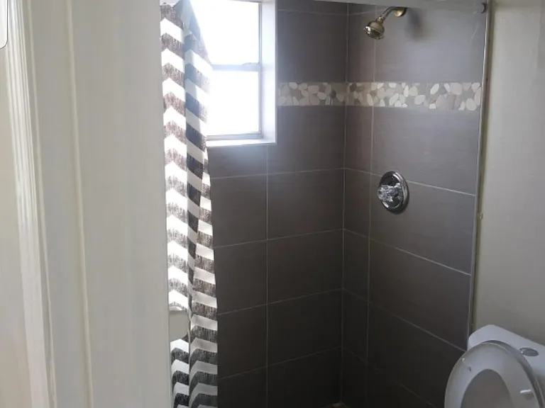 4915 Vilabella Dr — Photo 10