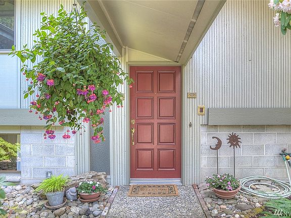 2nd image of 3247 Eastland Cir SE
