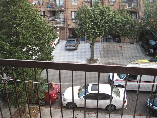 Rented by 18 REALTY | media 9