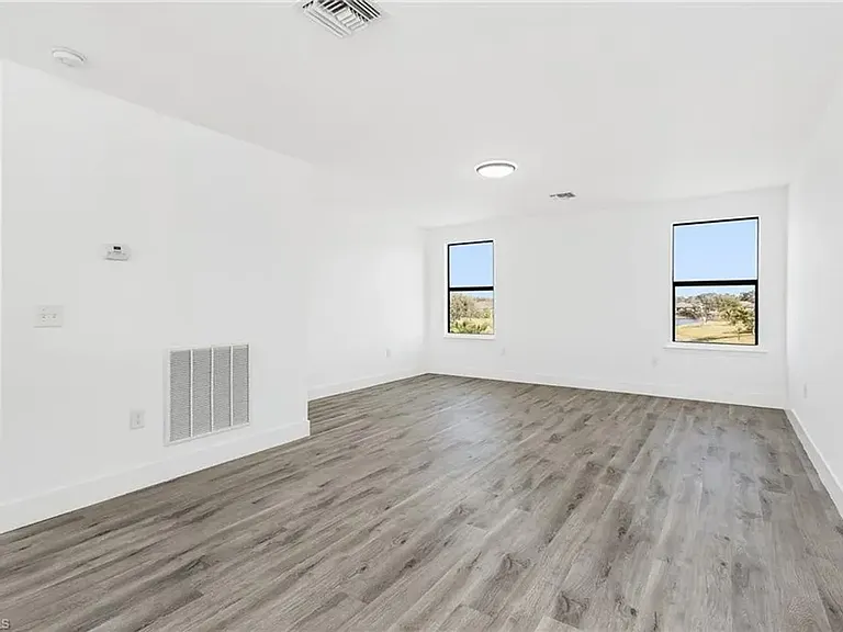306 Shadow Lakes Dr — Photo 11
