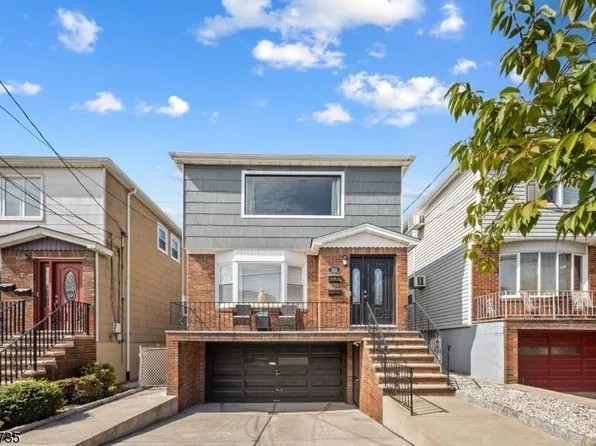 511 Davis Avenue image 1 of 20