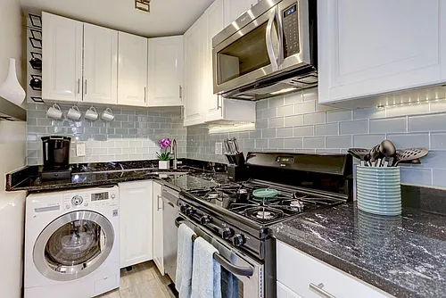 828 D St SE #1 Photo 1 828 D St SE #1 Photo 1