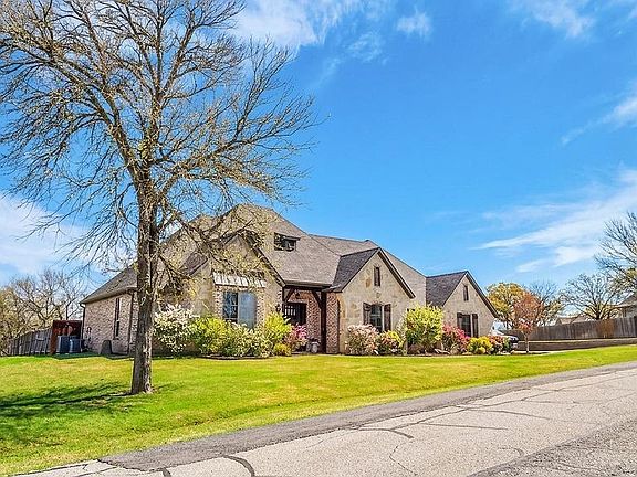 2nd image of 138 Tananger Springs Dr