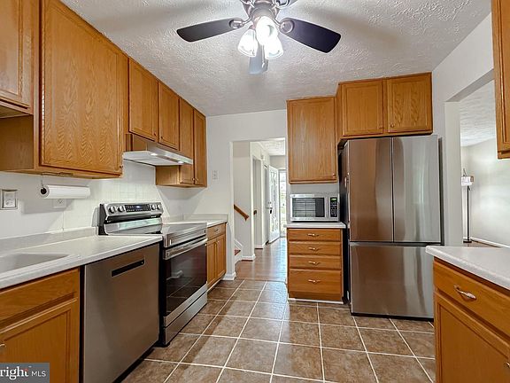 3rd image of 21293 Scarborough Dr