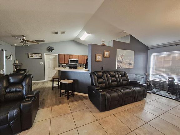 3rd image of 18 Pine Course Loop