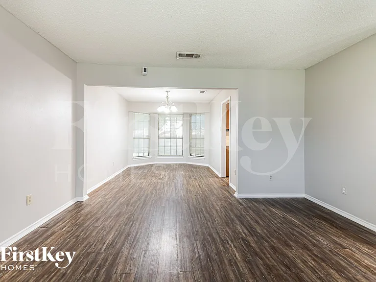 1403 Bradford Pl — Photo 10
