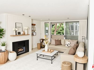 11645 Montana Ave APT 137, Los Angeles, CA, 90049