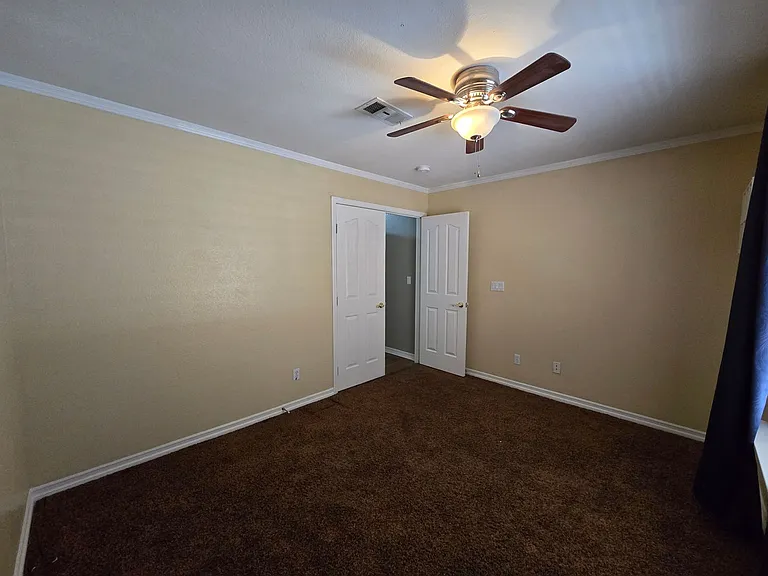 8244 W Gilmore Ave — Photo 18