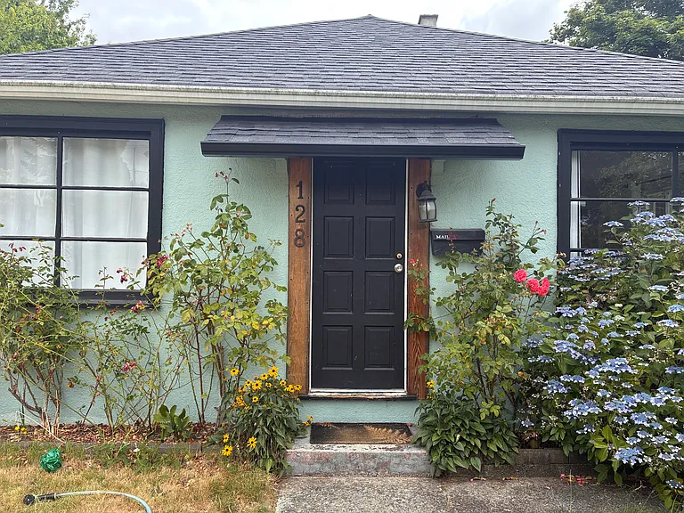 Richmond St — Photo 15