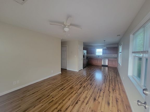 4th image of 43 Pacific Dr