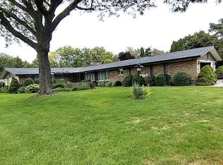 1444 Carress Dr, Essexville, MI