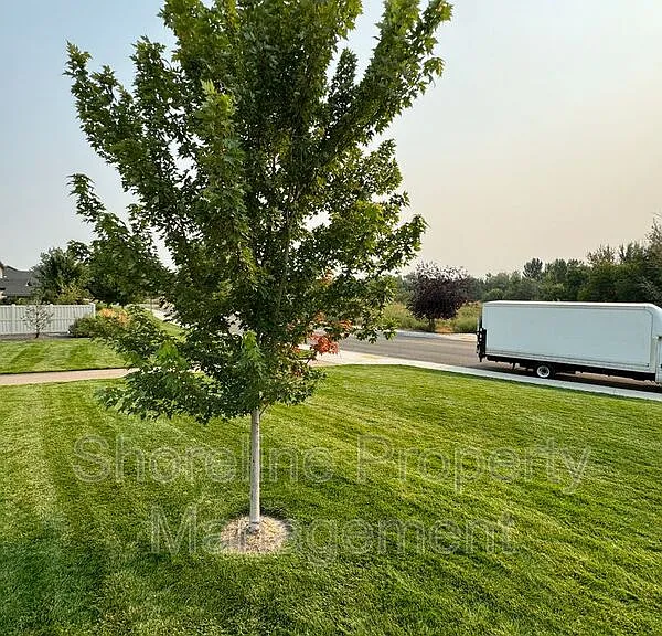 511 Diamond Lake St — Photo 18