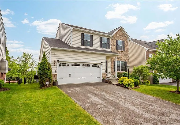 312 Sunrise Dr — Photo 1