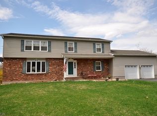 88 Barkers Mill Rd, Hackettstown, NJ 07840