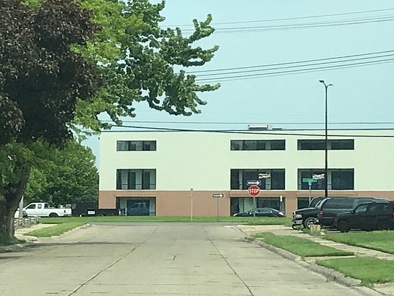 5th image of 15045 Lincoln Ave
