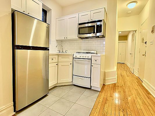 2nd image of 362 Broome St APT 20