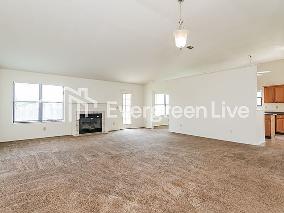 3rd image of 6621 Deer Knolls Dr