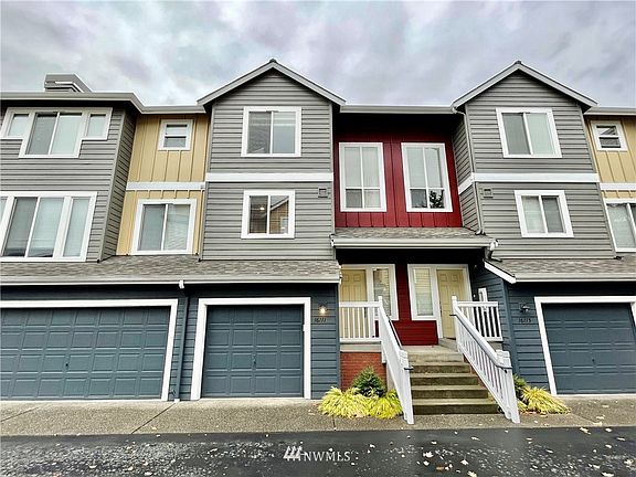 2nd image of 16111 NE 90th Way Unit 3402