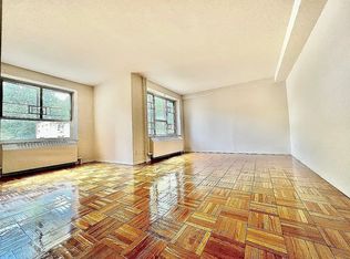 64-15 192nd St #H, Fresh Meadows, NY 11365