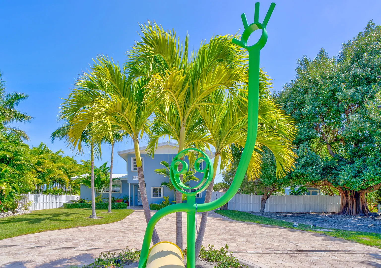 Easy Breezy Family Complex 5BR 3BTH 100ft Dock, Pool, & Beach! — Photo 2
