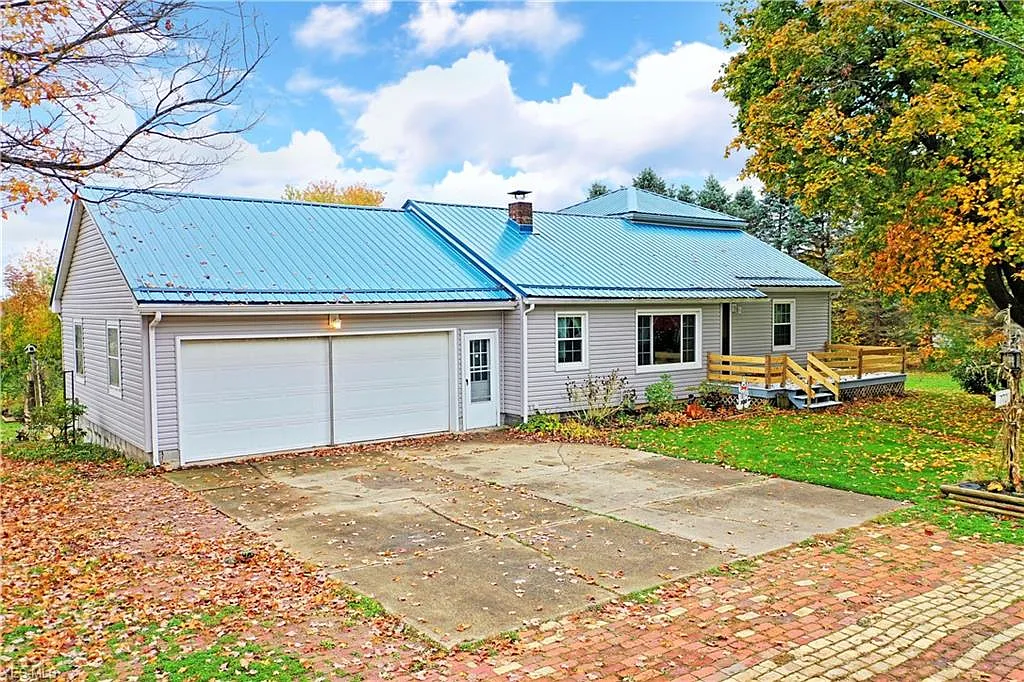 770 Kimberly Ave photo 1